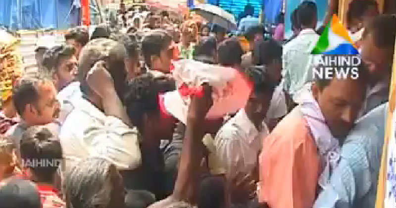 പ്രളയക്കെടുതി : ഓണനാളിലും ഭക്ഷണം പോലും കിട്ടാതെ നിരവധി പേർ