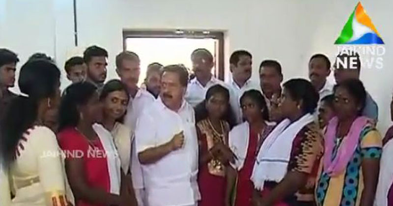 തിരുവോണ ദിനം ദുരിതാശ്വാസ ക്യാമ്പില്‍ ചെലവഴിച്ച് രമേശ് ചെന്നിത്തല