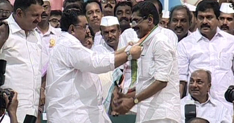 മുല്ലപ്പള്ളി രാമചന്ദ്രന്‍ KPCC അധ്യക്ഷനായി ചുമതലയേറ്റു