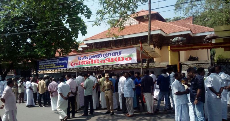 ശബരിമല; മുഖ്യമന്ത്രി ആര്‍.എസ്.എസിനും ബി.ജെ.പിക്കും കീഴടങ്ങി: മുല്ലപ്പള്ളി രാമചന്ദ്രന്‍