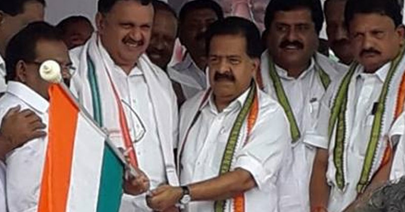 സംസ്ഥാനത്ത് വർഗ്ഗീയത ആളിക്കത്തിക്കാൻ മുഖ്യമന്ത്രി ശ്രമം നടത്തുന്നു : രമേശ് ചെന്നിത്തല