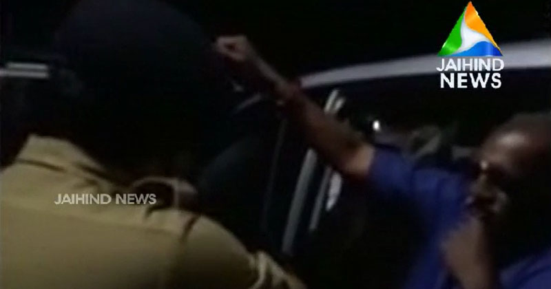 കേന്ദ്രമന്ത്രി പൊന്‍രാധാകൃഷ്ണന്‍റെ വാഹനം പമ്പയില്‍ തടഞ്ഞു