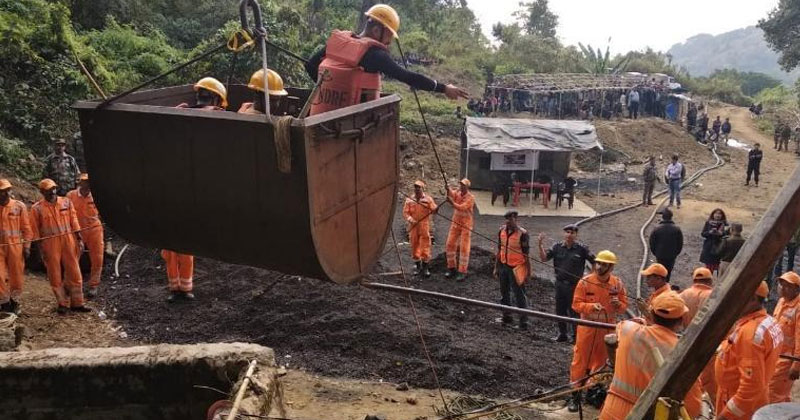 കല്‍ക്കരി ഖനിയില്‍ കുടുങ്ങിയവരെ കണ്ടെത്താന്‍ ശ്രമം തുടരുന്നു