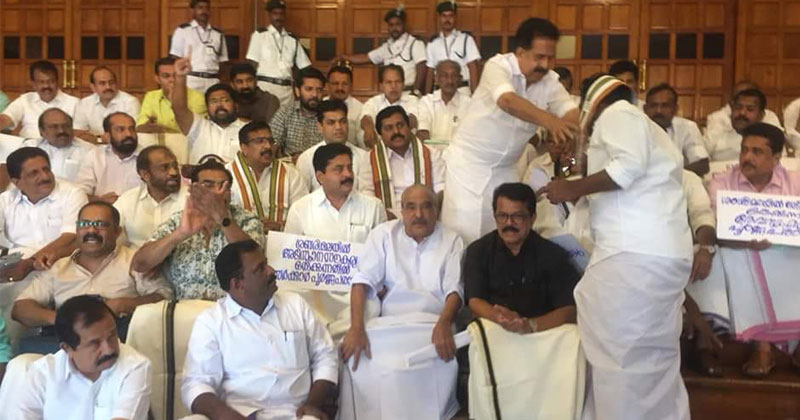 ശബരിമല : സമരം പ്രഖ്യാപിച്ച് യുഡിഎഫ്; 3 MLAമാര്‍ സത്യാഗ്രഹത്തില്‍