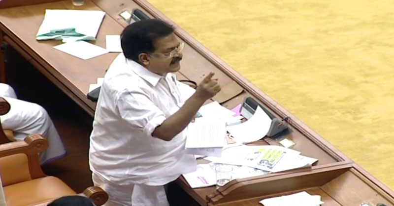 'ശബരിമലയുടെ നിയന്ത്രണം സാമൂഹികവിരുദ്ധരുടെ കയ്യില്‍ ഏല്‍പിച്ചതാര്?' : സര്‍ക്കാരിനോട് പ്രതിപക്ഷം