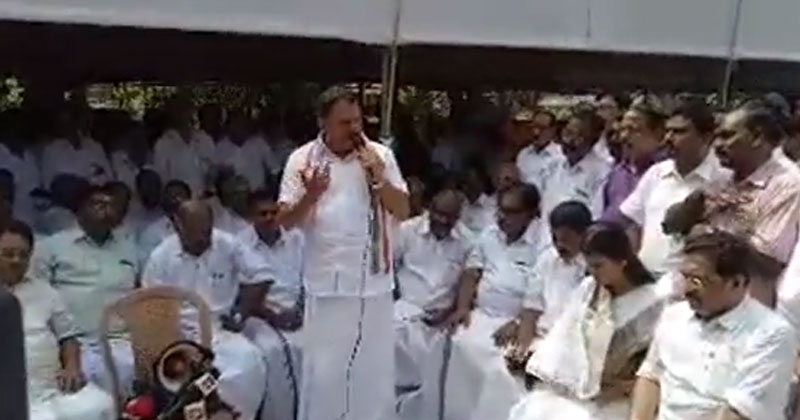 യുഡിഎഫിന്‍റെ കളക്ട്രേറ്റ്‌ മാർച്ചും ധർണ്ണയും കൊല്ലത്ത്