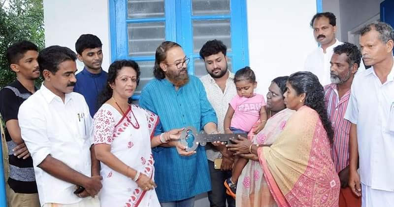 സുനില്‍ ടീച്ചര്‍ മോഡല്‍ നവകേരള നിര്‍മ്മാണം; പ്രളയത്തില്‍ കിടപ്പാടം നഷ്ടമായവര്‍ക്ക് നിര്‍മ്മിച്ചുനല്‍കിയത് 14 വീടുകള്‍