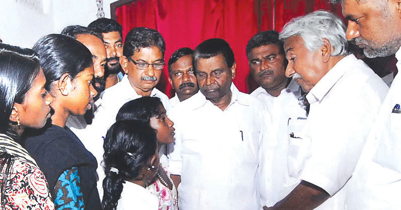 സ്ത്രീകളെ ആക്രമിക്കുന്നതാണോ സ്ത്രീ സുരക്ഷ? സി.പി.എമ്മിന് അധികാരത്തിന്റെ ധാര്‍ഷ്ട്യം: ഉമ്മന്‍ ചാണ്ടി