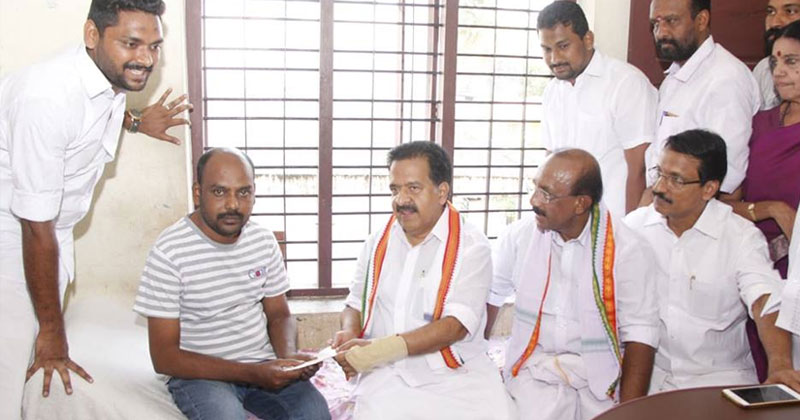 അജീഷിന് കൈത്താങ്ങേകി പ്രതിപക്ഷ നേതാവ് രമേശ് ചെന്നിത്തല