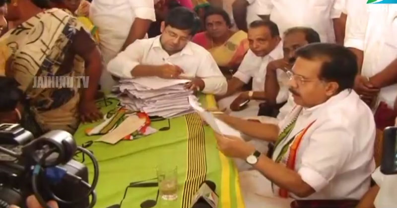 ആയിരങ്ങള്‍ക്ക് ആശ്വാസമായി രമേശ് ചെന്നിത്തലയുടെ ജനസമ്പര്‍ക്കപരിപാടി