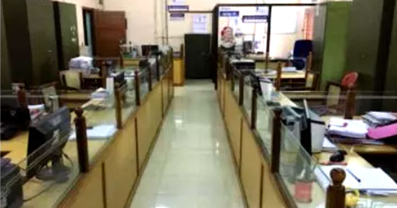 ജീവനക്കാര്‍ കൂട്ടത്തോടെ ഇടത് സമ്മേളനത്തിന് പോയി; കാലിയായി ബ്ലോക്ക് ഓഫീസ്; പൊതുജനങ്ങള്‍ വലഞ്ഞു