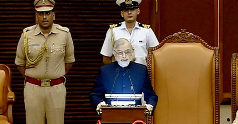 മുളകുപാക്കറ്റില്‍ പഞ്ചസാര എന്ന ലേബല്‍ എഴുതി ഒട്ടിച്ചതുപോലെ ഗവര്‍ണറുടെ നയപ്രഖ്യാപനപ്രസംഗം.