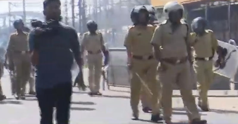 ഹര്‍ത്താല്‍: കോഴിക്കോട് മിഠായി തെരുവില്‍ സംഘര്‍ഷം