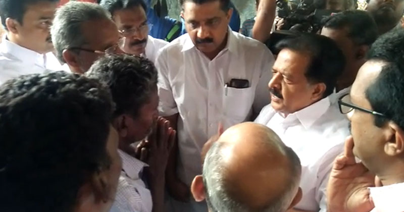 കീടനാശിനി ശ്വസിച്ച് കര്‍ഷകരുടെ മരണം: കൃഷിവകുപ്പിന്റെ അനാസ്ഥ അന്വേഷിക്കണമെന്ന് പ്രതിപക്ഷ നേതാവ്