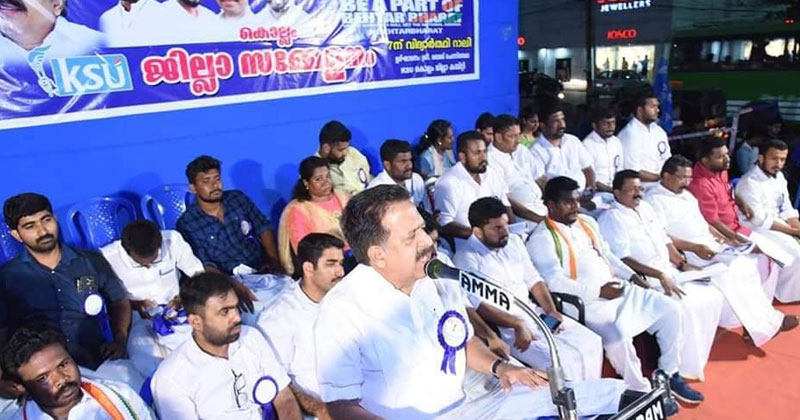 കേന്ദ്ര കേരള സർക്കാരുകളുടെ സഞ്ചാരം ജനാധിപത്യവിരുദ്ധ മാർഗ്ഗങ്ങളിലൂടെയെന്ന് രമേശ് ചെന്നിത്തല