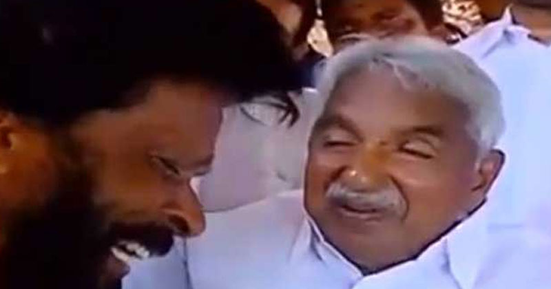കൃപേഷിന്റെ പിതാവിന് മുന്നില്‍ വാക്കുകള്‍ ഇടറി ഉമ്മന്‍ചാണ്ടി; തേങ്ങലടക്കാനാക്കാതെ നേതാക്കള്‍; ഉമ്മന്‍ചാണ്ടിയുടെ സന്ദര്‍ശനത്തില്‍ വികാരനിര്‍ഭര രംഗങ്ങള്‍