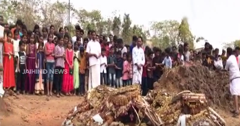 ഏട്ടന്മാർക്ക് ആദരാജ്ഞലി അർപ്പിക്കാൻ ജവഹർ ബാലജനവേദിയിലെ ചങ്ങാതികൂട്ടം എത്തി