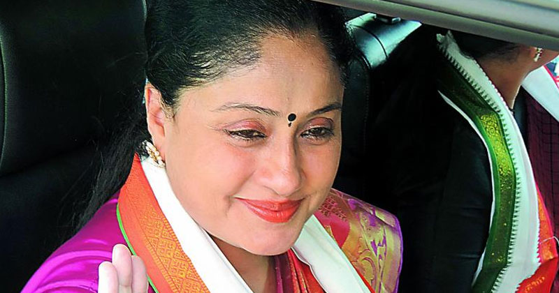 'മോദി തീവ്രവാദിയെപ്പോലെ; ബി.ജെ.പി ഭരണത്തില്‍ ജനങ്ങള്‍ ഭയപ്പെടുന്നു' - വിജയശാന്തി
