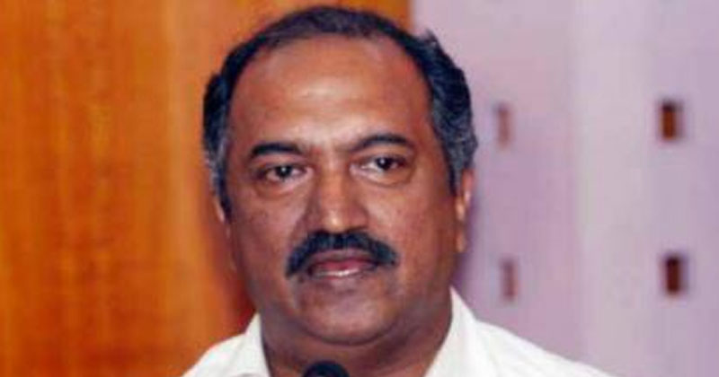 വോട്ടുറപ്പിക്കാന്‍ പാരിതോഷികം: കെ.എന്‍. ബാലഗോപാലിനെതിരെ പരാതി