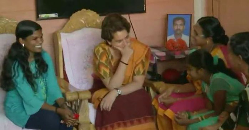 പുല്‍വാമ രക്തസാക്ഷി വസന്തകുമാറിന്റെ വീട് പ്രിയങ്ക ഗാന്ധി സന്ദര്‍ശിച്ചു; ഒപ്പം ശ്രീധന്യയും