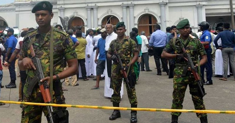 ശ്രീലങ്കന്‍ സ്ഫോടന പരമ്പര : പോലീസ് നടത്തിയ റെയ്ഡിനിടെ ഏറ്റുമുട്ടല്‍; ചാവേറുകള്‍ പൊട്ടിത്തെറിച്ച് സ്ത്രീകളും കുട്ടികളും ഉള്‍പ്പെടെ 15 പേര്‍ കൊല്ലപ്പെട്ടു