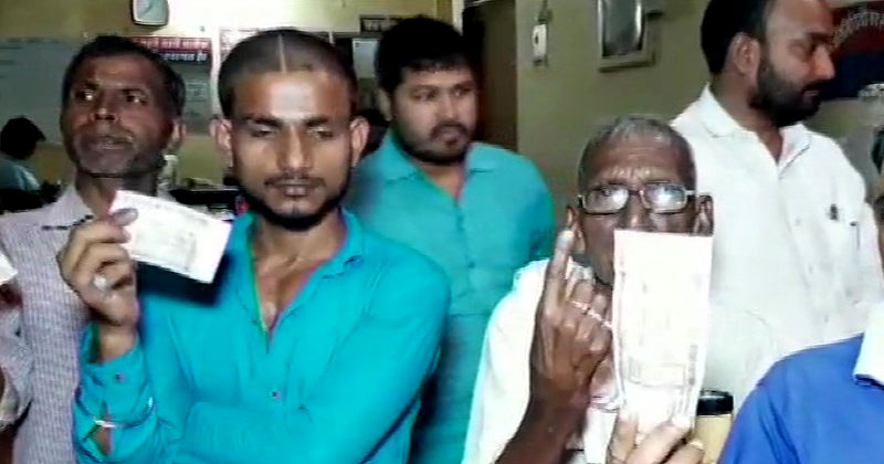 യു.പിയില്‍ ബി.ജെ.പിയുടെ തെരഞ്ഞെടുപ്പ് അട്ടിമറി ശ്രമം; ഗ്രാമവാസികളുടെ വിരലില്‍ ബലം പ്രയോഗിച്ച് മഷി പുരട്ടി