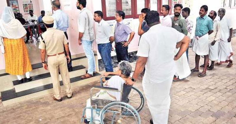 റീപോളിംഗ് : കിഴക്കേ കടുങ്ങല്ലൂരിൽ പോളിങ്ങ് ശതമാനം ഉയർന്നു; വോട്ട് ചെയ്തത് 80.7 ശതമാനം
