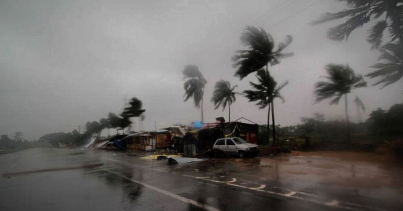 ഫോനി ചുഴലിക്കാറ്റില്‍ രണ്ട് മരണം; ഒഡീഷയില്‍ ശക്തമായ കാറ്റും മഴയും; പുരിയില്‍ വെള്ളപ്പൊക്കം