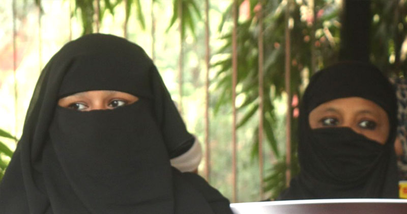യു.പിയില്‍ ബുര്‍ഖ ധരിച്ച മുസ്ലിം സ്ത്രീകളെ മെട്രോയില്‍ കയറ്റിയില്ല; പ്രതിഷേധം ശക്തം