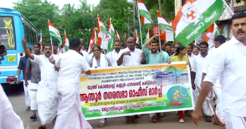 പ്രവാസി വ്യവസായിയുടെ ആത്മഹത്യ: പി.കെ ശ്യാമളക്കെതിരെ പ്രതിഷേധം ശക്തം; യൂത്ത് കോണ്‍ഗ്രസ് പ്രതിഷേധ മാര്‍ച്ചിന് നേരെ പോലീസ് അതിക്രമം