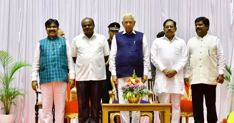 കര്‍ണാടകയില്‍ മന്ത്രിസഭ വികസിപ്പിച്ചു; ആര്‍. ശങ്കറും എച്ച്. നാഗേഷും മന്ത്രിമാരായി സത്യപ്രതിജ്ഞ ചെയ്തു