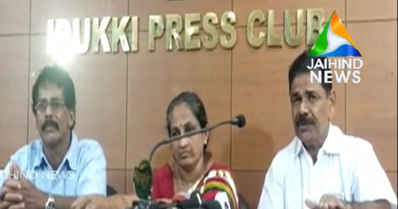 പാർട്ടിനേതാക്കൾക്ക് കൈക്കൂലി നൽകാത്തതിനാൽ ലൈസൻസ് നൽകുന്നില്ലെന്ന പരാതിയുമായി പ്രവാസി