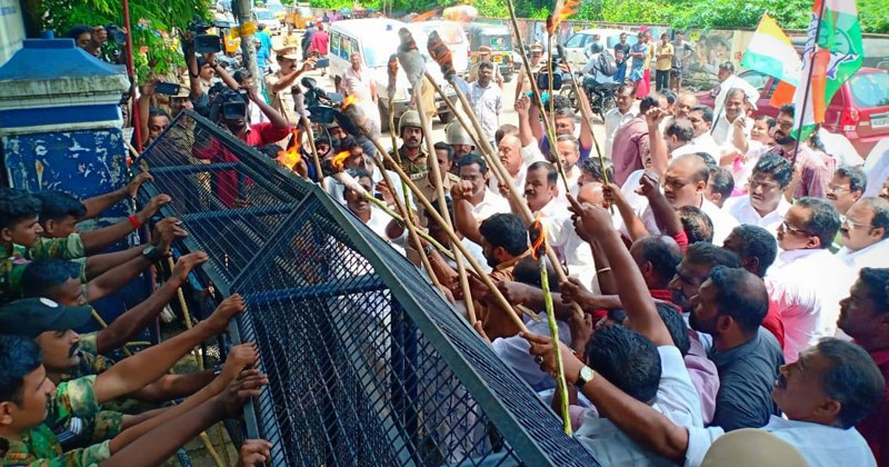 വൈദ്യുതി നിരക്ക്  വർദ്ധനവ് പിൻവലിക്കണമെന്നാവശ്യപ്പെട്ട് കൊല്ലത്ത് പ്രതിഷേധ മാർച്ച്