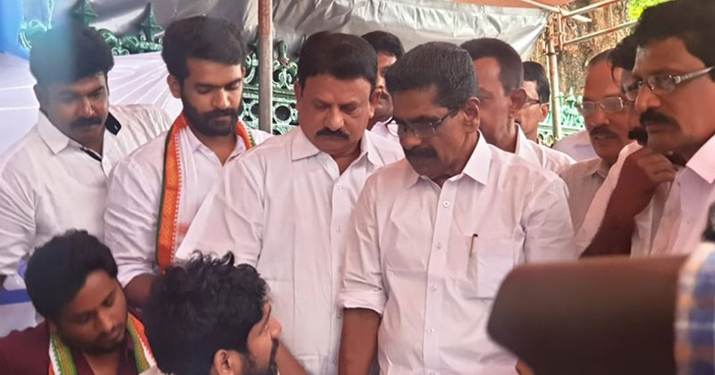 കേരള യൂണിവേഴ്‌സിറ്റി വൈസ് ചാൻസലറെ പുറത്താക്കണമെന്ന് മുല്ലപ്പള്ളി രാമചന്ദ്രൻ