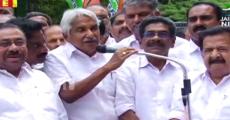 നിഷേധാത്മകമായ നടപടികൾക്ക് സർക്കാർ ജനങ്ങളോട് ഉത്തരം പറയേണ്ടി വരുമെന്ന് ഉമ്മൻചാണ്ടി