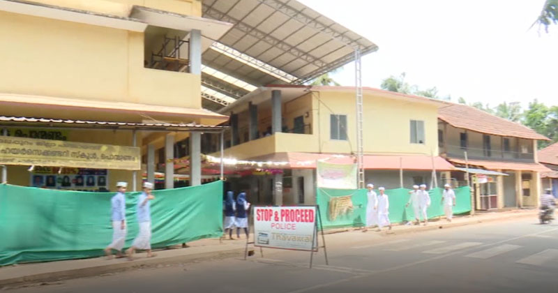 വിദ്യാർഥികളിൽ നിന്നും പണം സമാഹരിച്ചു വാടക നൽകി പ്രവര്‍ത്തിക്കുന്ന സര്‍ക്കാര്‍ സ്‌കൂള്‍