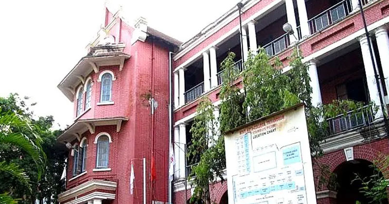 യൂണിവേഴ്സിറ്റി കോളേജിന് പുറമെ തിരുവനന്തപുരം ആര്‍ട്സ് കോളജിലും എസ്.എഫ്.ഐയുടെ ഗുണ്ടായിസം