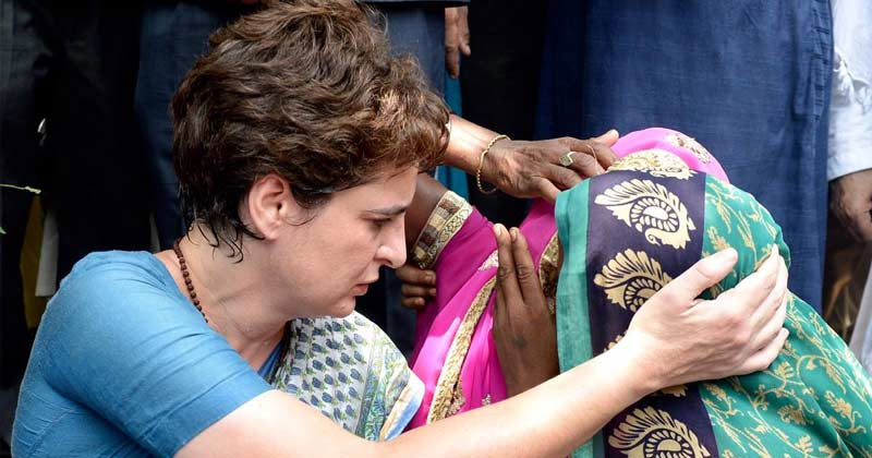 പ്രിയങ്ക ഗാന്ധിയുടെ നിശ്ചയദാര്‍ഢ്യത്തിനു മുന്നില്‍ യു.പി സര്‍ക്കാര്‍ മുട്ടുമടക്കി; വെടിവെയ്പ്പില്‍ മരിച്ചവരുടെ കുടുംബാംഗങ്ങളെ സന്ദര്‍ശിച്ചു