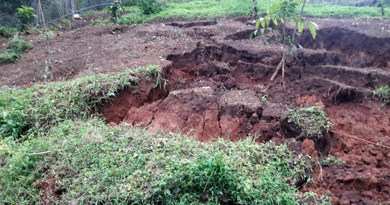 സോയില്‍ പൈപ്പിംഗ് എന്ന് സംശയം; വണ്ടിപ്പെരിയാറില്‍ അറുപതോളം കുടുംബങ്ങളെ മാറ്റിപ്പാര്‍പ്പിച്ചു