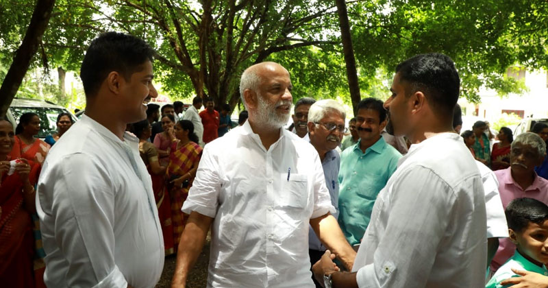 ജനങ്ങളിലേക്കിറങ്ങി ജോസ് ടോം ; പ്രചാരണത്തില്‍ ബഹുദൂരം മുന്നേറി യു.ഡി.എഫ് സ്ഥാനാര്‍ത്ഥി