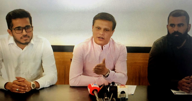 കേരളാ ബ്ലാസ്റ്റേഴ്‌സ് യു.എ.ഇ വിവാദം : സംഘാടകര്‍ക്ക് എതിരെ 50 ലക്ഷത്തിന്‍റെ മാനനഷ്ട കേസിന് മുഖ്യ സ്‌പോണ്‍സര്‍; കേരള ടീമിനെ അപമാനിച്ചതില്‍ പ്രതിഷേധവുമായി ഫുട്‌ബോള്‍ പ്രേമികള്‍