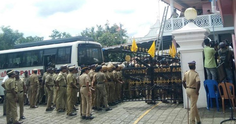 പിറവം പള്ളി : ഒഴിപ്പിക്കല്‍ പൂര്‍ത്തിയാക്കുമെന്ന് നാളെ രാവിലെയോടെ  സര്‍ക്കാര്‍ ഹൈക്കോടതിയില്‍