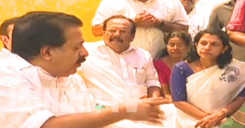 മരട് ഫ്‌ളാറ്റ് കേസ്: ഉടമകള്‍ക്ക് നീതി ഉറപ്പാക്കാന്‍ മുഖ്യമന്ത്രി ഇടപെടണമെന്ന് രമേശ് ചെന്നിത്തല