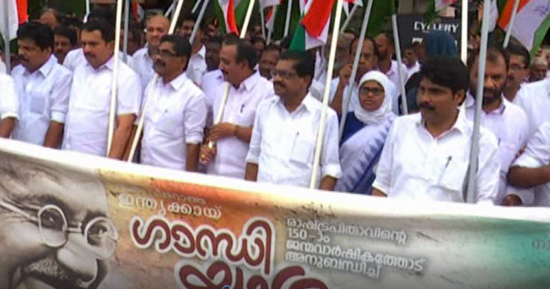 ഗാന്ധിജിയെ  മോദിയും ബിജെപിയും വിൽപ്പന ചരക്കാക്കി മാറ്റിയിരിക്കുകയെന്ന്  മുല്ലപ്പള്ളി രാമചന്ദ്രൻ