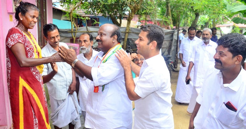 മണ്ഡലത്തിന്‍റെ മനസറിഞ്ഞ് ടി.ജെ വിനോദ്; ഇരുകൈയും നീട്ടി സ്വീകരിച്ച് വോട്ടർമാർ | Video