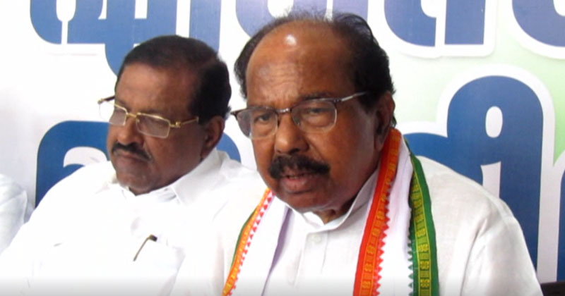 എം സി കമറുദ്ദീന് വോട്ട് അഭ്യർത്ഥിച്ച് വീരപ്പ മൊയ്‌ലി മഞ്ചേശ്വരത്ത്