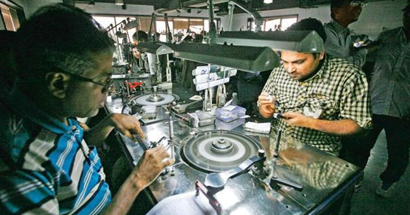 നിറംകെട്ട് വജ്രവ്യാപാരം; മൂന്നുമാസത്തിനുള്ളില്‍ ആത്മഹത്യ ചെയ്തത് 15 വജ്ര തൊഴിലാളികള്‍; സാമ്പത്തിക പ്രതിസന്ധിയില്‍ നില്‍ക്കക്കള്ളിയില്ലാതെ ഗുജറാത്ത്