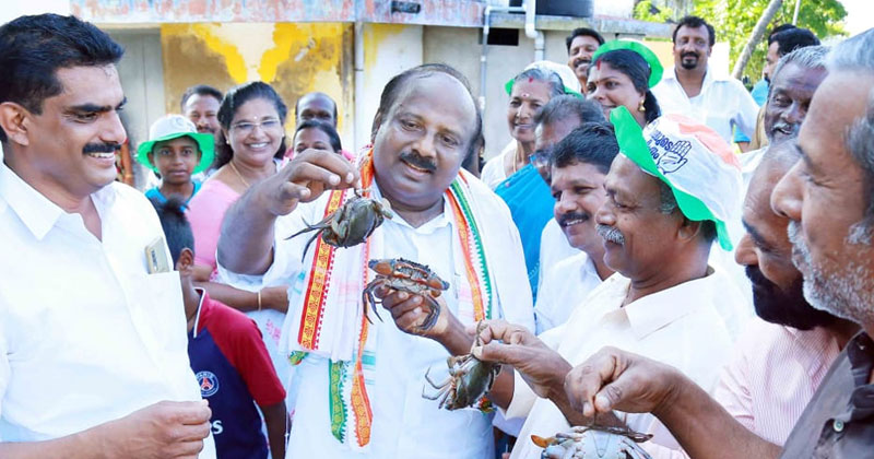 "സുബ്ബാ സ്ഥാനാര്‍ത്ഥിക്ക് പണിയറിയാം!! ചില്ലറക്കാരനല്ല.." ജനഹൃദയങ്ങളിലേക്ക് നടന്നുകയറുന്ന ടി.ജി. വിനോദ്