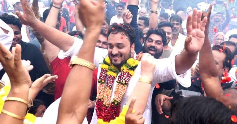 ബാന്ദ്രയില്‍ താരമായി സീഷാന്‍ സിദ്ധീഖിയെന്ന 27കാരന്‍; ഈ യൂത്ത് കോണ്‍ഗ്രസുകാരനു മുന്നില്‍ ശിവസേനയുടെ അതികായന്‍ വീണുടഞ്ഞു