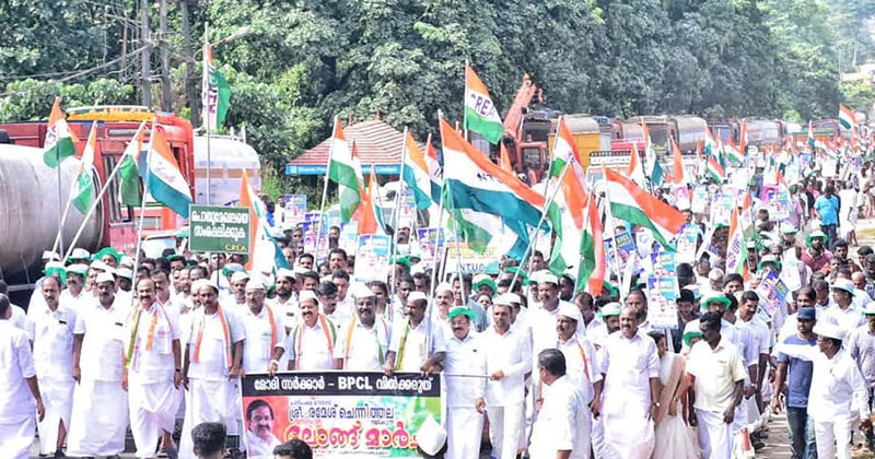 രാജ്യത്തെ എല്ലാ പൊതുമേഖലാ സ്ഥാപനങ്ങളും കേന്ദ്ര സർക്കാർ വിറ്റഴിക്കുകയാണെന്ന് രമേശ്‌ ചെന്നിത്തല